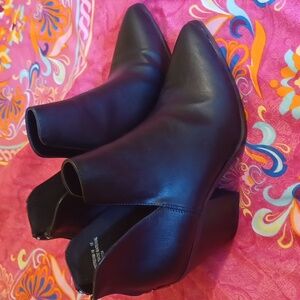 BAMBOO Upstream ankle boots